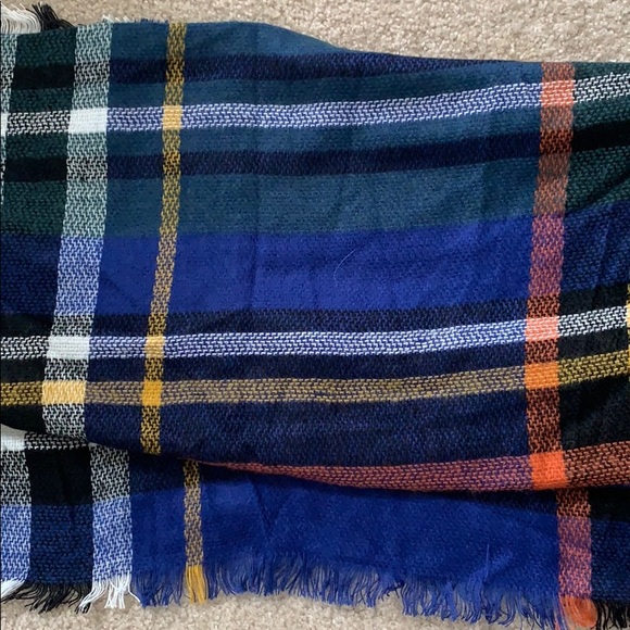 Multi color blanket scarf - Picture 3 of 3